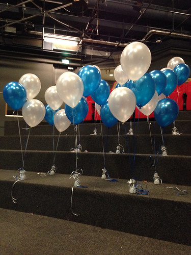  Tafeldecoratie 3ballonnen <a href='http://www.rotterdamsballonnenbedrijf.nl/plaatsen/wereldmuseum' class='w3-text-indigo'>Wereldmuseum</a> Rotterdam