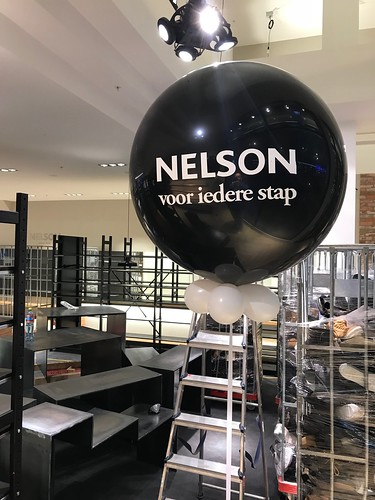  Cloudbuster Rond Bedrukt Opening Nelson Alexandrium Rotterdam