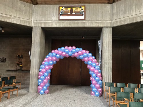  Ballonboog 6m Heilige Communie <a href='http://www.rotterdamsballonnenbedrijf.nl/plaatsen/kerk-van-de-nazarener' class='w3-text-indigo'>Kerk Van De Nazarener</a> Rotterdam