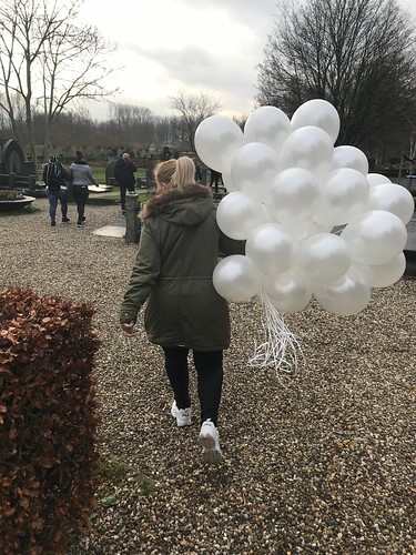  Heliumballonnen Algemene Begraafplaats Ijsselmonde Rotterdam