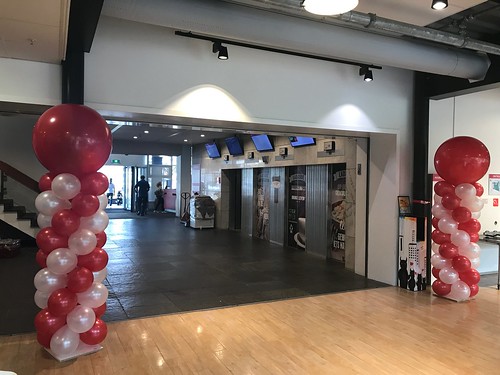  Ballonpilaar Breed Rond Hoge School Rotterdam