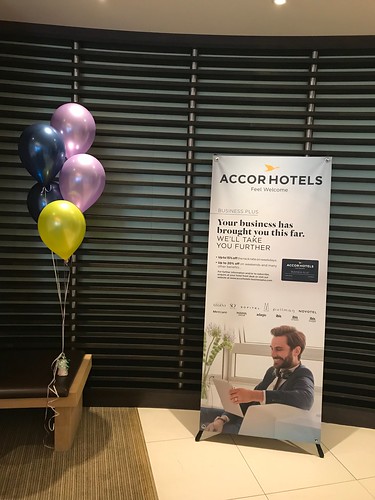  Tafeldecoratie 5ballonnen 50e Verjaardag <a href='http://www.rotterdamsballonnenbedrijf.nl/plaatsen/novotel' class='w3-text-indigo'>Novotel</a> Rotterdam Brainpark