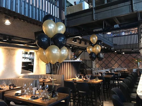  Tafeldecoratie 10ballonnen Gestapeld <a href='http://www.rotterdamsballonnenbedrijf.nl/plaatsen/cafe-in-the-city' class='w3-text-indigo'>Cafe In The City</a> Rotterdam