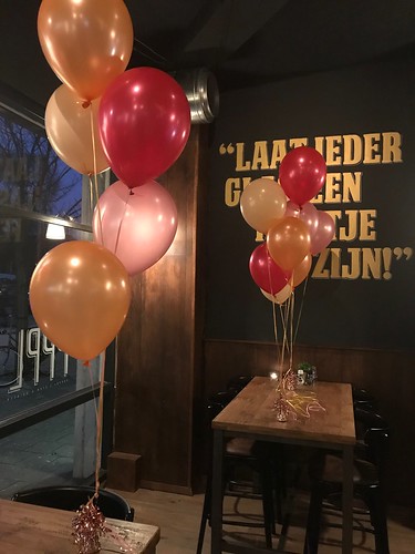  Tafeldecoratie 5ballonnen Brasserie Peppel Rotterdam