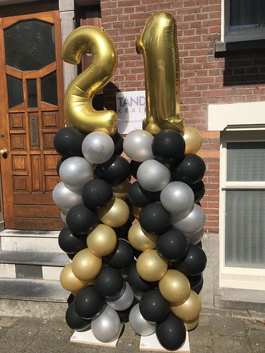  Ballonpilaar Breed Met Folieballon Cijfer 21 Tandzorg Kralingen Rotterdam