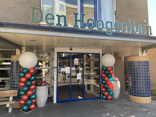  Ballonpilaar Breed Rond Laurens Woonzorglocatie Den Hoogenban Rotterdam