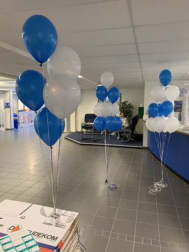  Tafeldecoratie 5ballonnen Gronddecoratie Diplomering <a href='http://www.rotterdamsballonnenbedrijf.nl/plaatsen/albeda-college' class='w3-text-indigo'>Albeda College</a> Zuster Hennekeplein Rotterdam