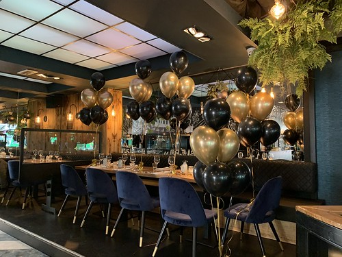  Tafeldecoratie 6ballonnen Oysterclub Rotterdam