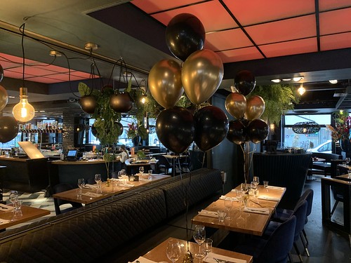  Tafeldecoratie 6ballonnen Oysterclub Rotterdam