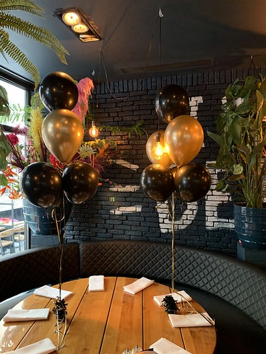  Tafeldecoratie 6ballonnen Oysterclub Rotterdam