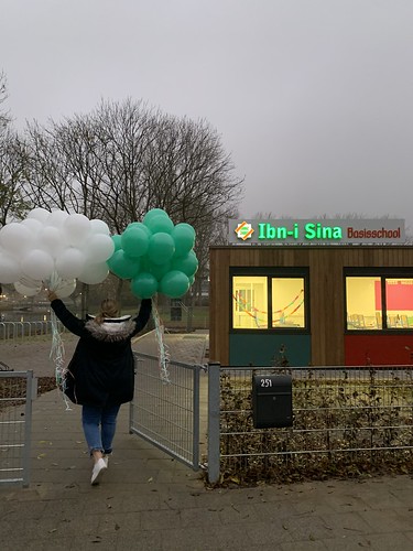  Heliumballonnen Basisschool Ibn I Sina Rotterdam