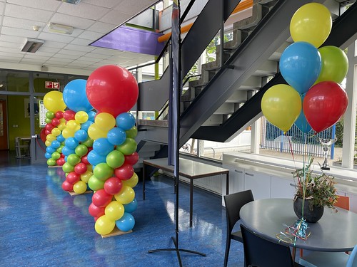  Ballonpilaar Breed Rond En Tafeldecoratie 6ballonnen Stephanusschool Rotterdam