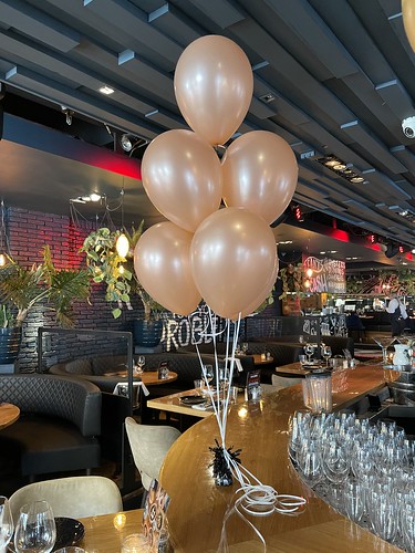  Tafeldecoratie 6ballonnen Rose Goud The Oysterclub Rotterdam