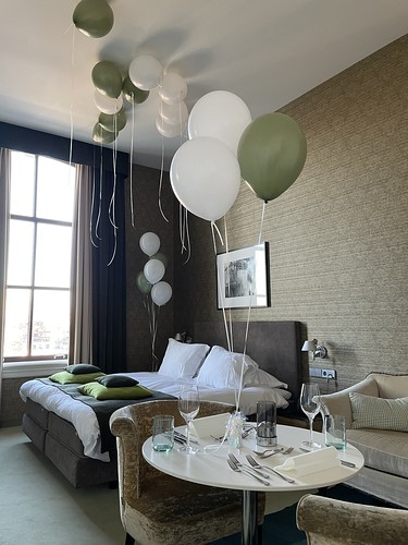  Tafeldecoratie 3ballonnen Heliumballonnen Huwelijksaanzoek Verjaardag Romantic Suite Suite Hotel <a href='http://www.rotterdamsballonnenbedrijf.nl/plaatsen/pincoffs' class='w3-text-indigo'>Pincoffs</a> Rotterdam