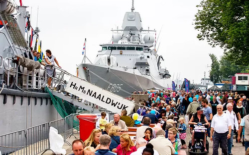  Heliumballonnen <a href='http://www.rotterdamsballonnenbedrijf.nl/plaatsen/wereldhavendagen' class='w3-text-indigo'>Wereldhavendagen</a> Rotterdam