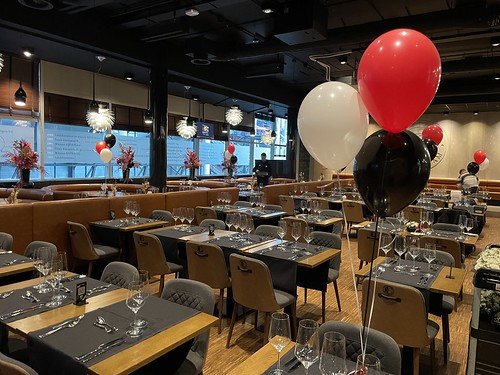  Tafeldecoratie 3ballonnen Kerstdiner Boardroom De Kuip Stadion Feijenoord <a href='http://www.rotterdamsballonnenbedrijf.nl/plaatsen/feyenoord' class='w3-text-indigo'>Feyenoord</a> Rotterdam